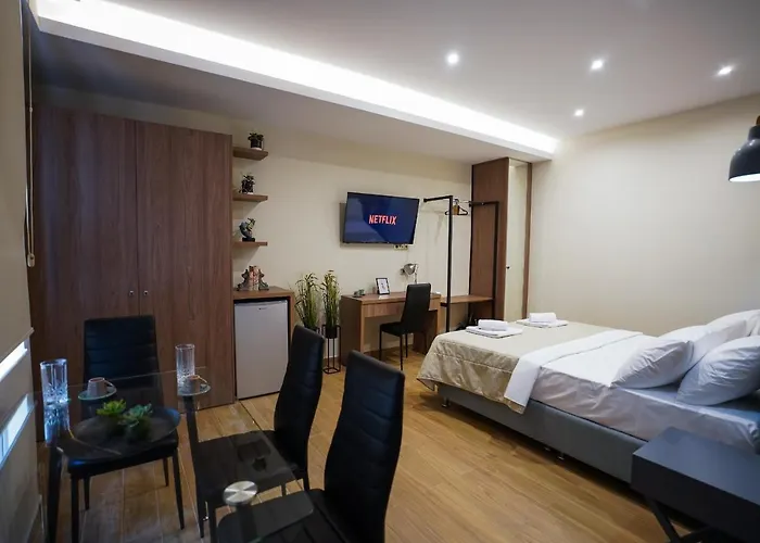 City Living At Akadimias
